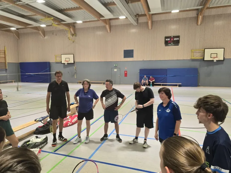Gelungener Saisonauftakt: Badminton-Team gewinnt 5:3